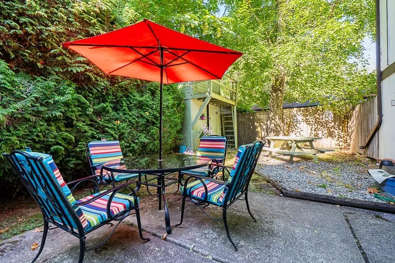 19850 54 AVENUE - photo 3 of 25