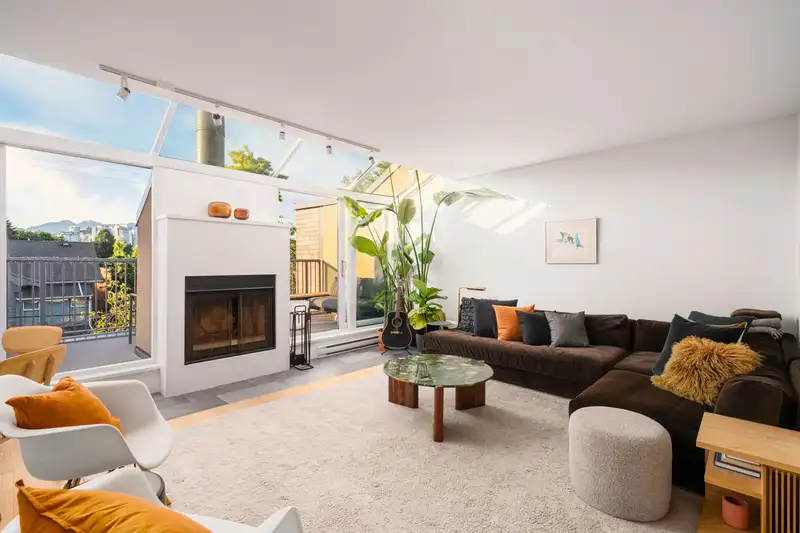 832 W 7TH AVENUE - photo 4 of 38