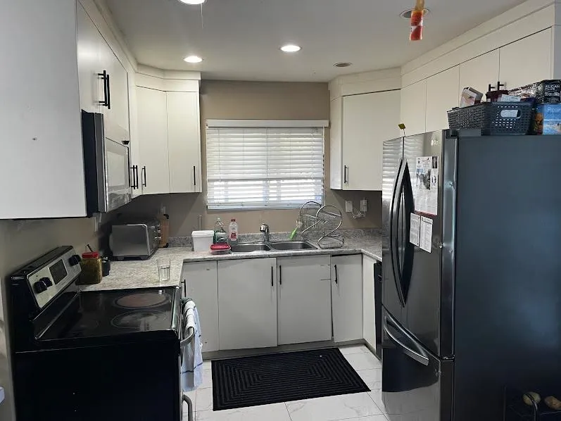 13202 67 AVENUE - photo 3 of 11