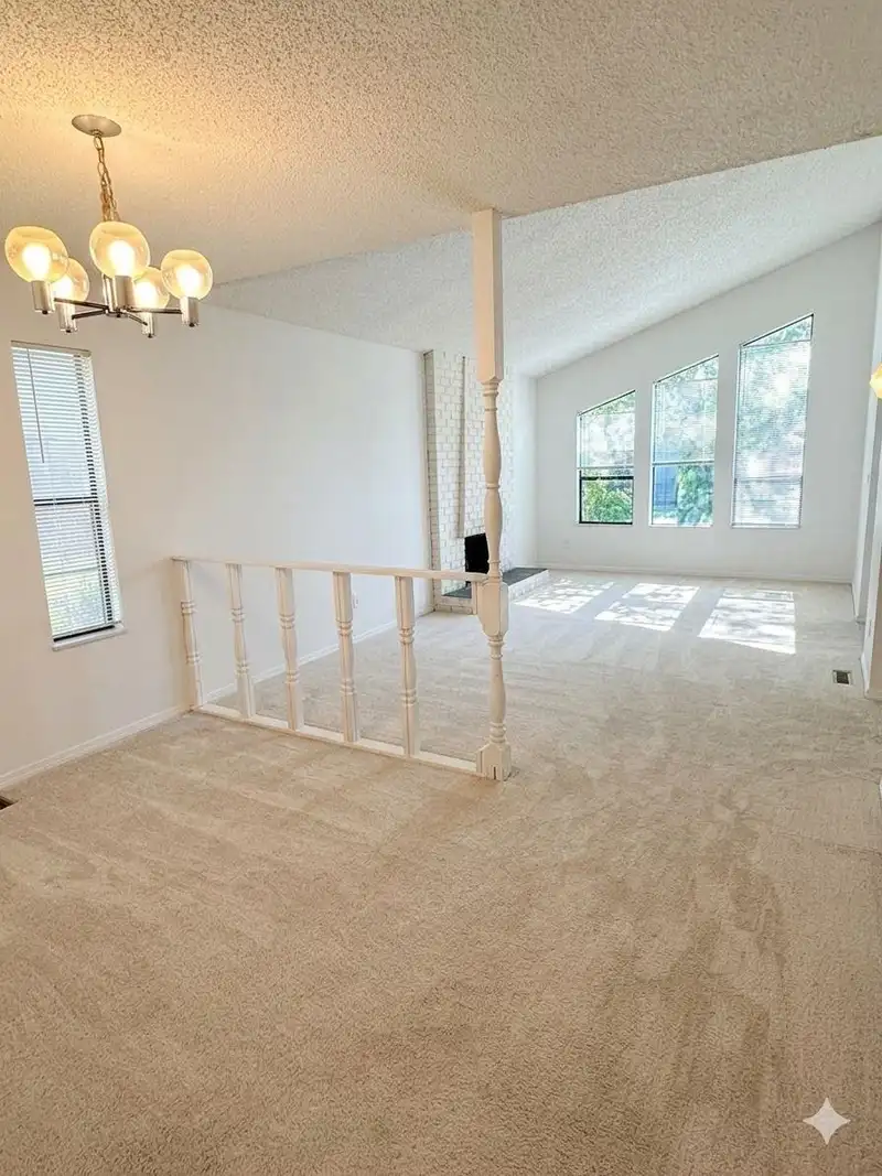 1965 FLYNN CRESCENT - photo 2 of 6