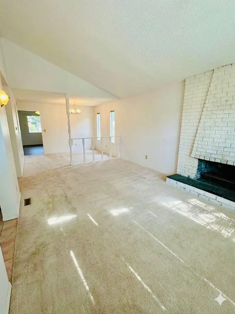 1965 FLYNN CRESCENT - photo 3 of 6