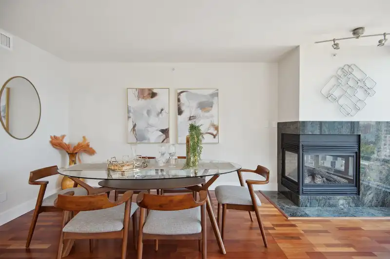 1402 499 BROUGHTON STREET - photo 3 of 32
