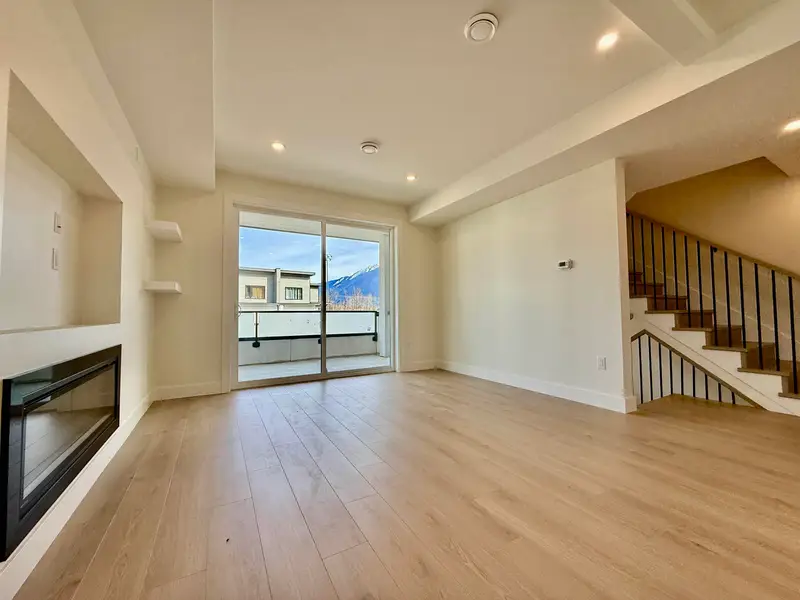 1006 PHARE CRESCENT - photo 3 of 25