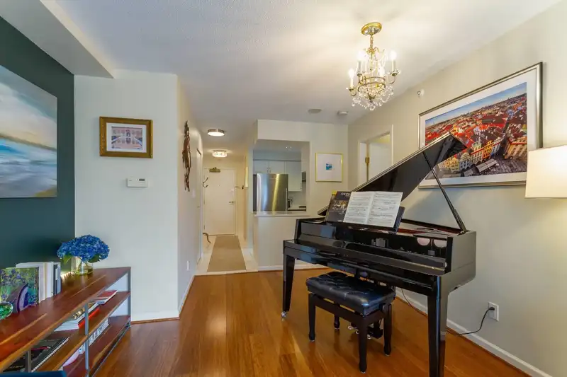 3F 199 DRAKE STREET - photo 4 of 31