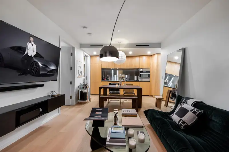 708 1568 ALBERNI STREET - photo 3 of 37