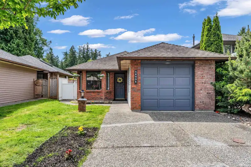14996 SOUTHMERE CLOSE - photo 2 of 20