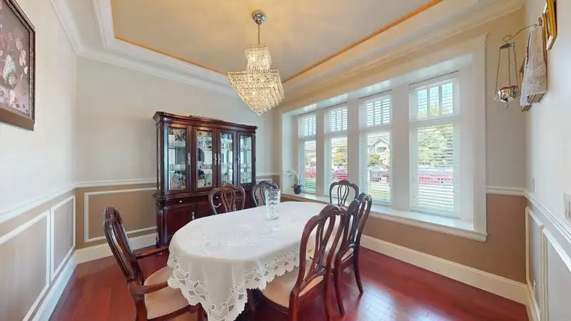 1010 EDINBURGH STREET - photo 3 of 40
