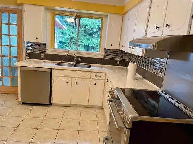 1791 LANGAN AVENUE - photo 3 of 5