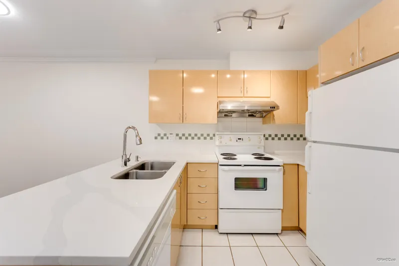 210 4989 DUCHESS STREET - photo 2 of 19