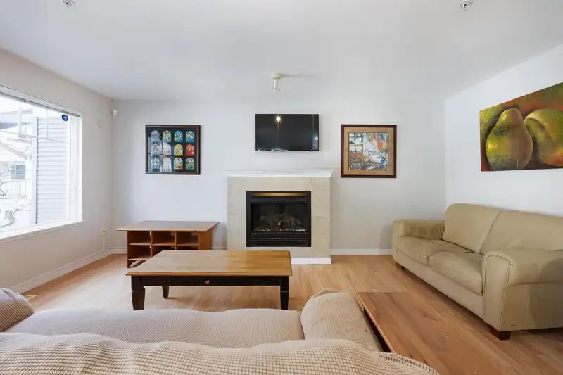 100 12711 64 AVENUE - photo 4 of 33