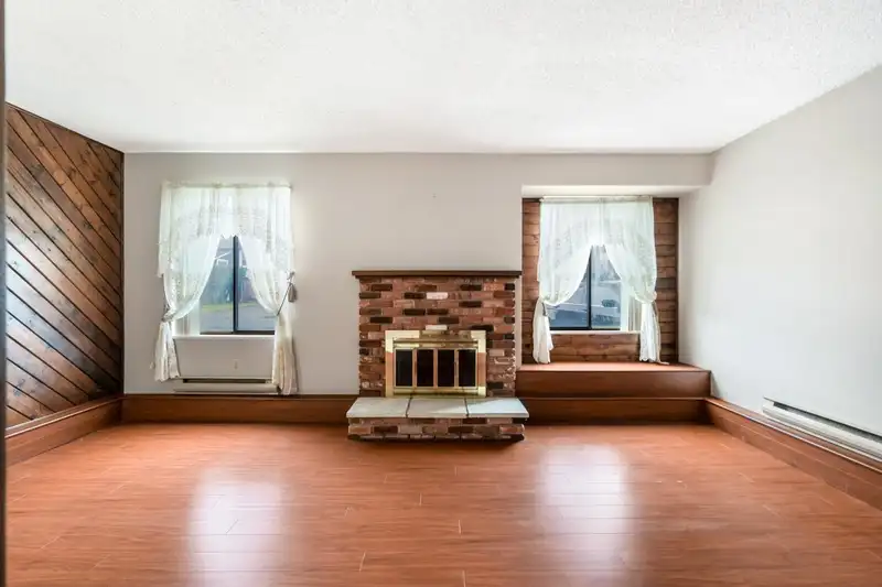11121 KINGSBRIDGE DRIVE - photo 3 of 21