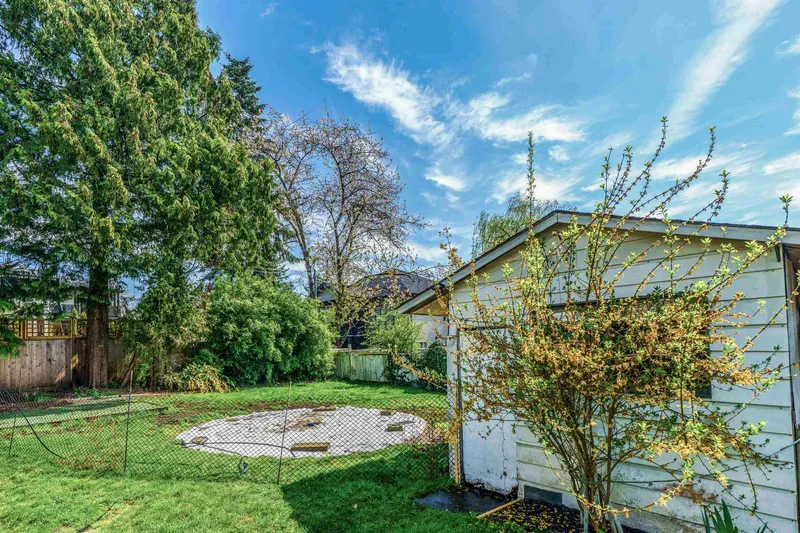 20616 113 AVENUE - photo 3 of 9