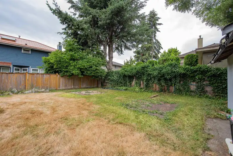 7231 LUCAS ROAD - photo 4 of 21