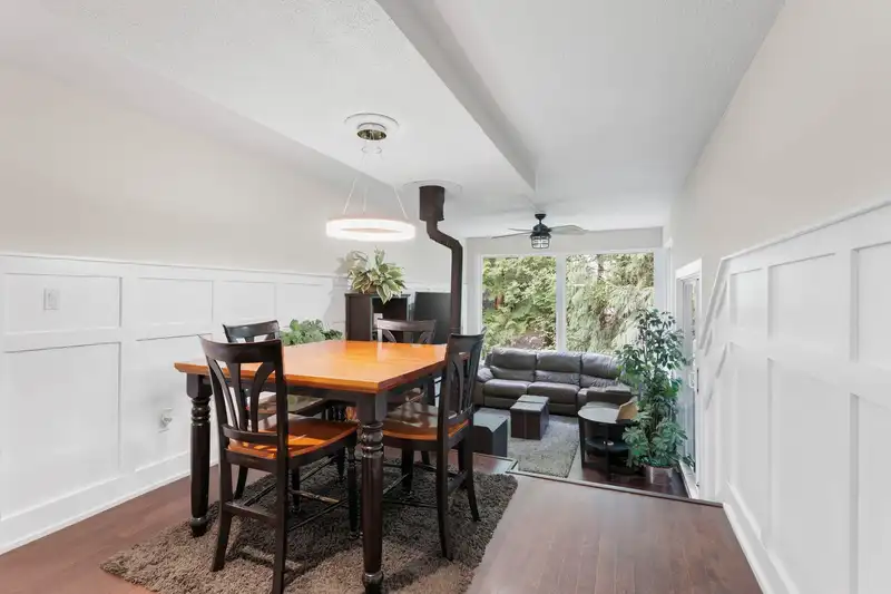 37 20155 50 AVENUE - photo 1 of 40