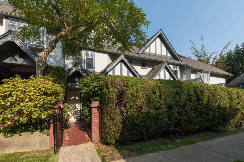 41 5880 HAMPTON PLACE - photo 1 of 40