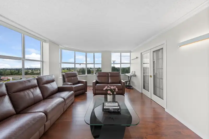 1002 11920 80 AVENUE - photo 1 of 40