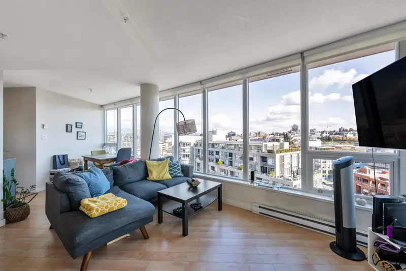 1209 445 W 2ND AVENUE - photo 2 of 25