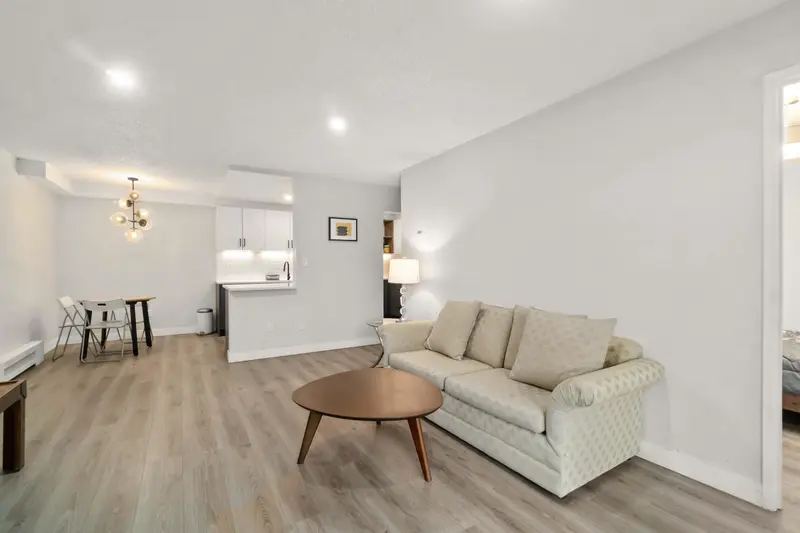 119 9101 HORNE STREET - photo 3 of 24