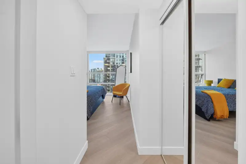 1110 1050 BURRARD STREET - photo 3 of 27