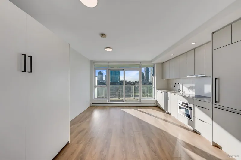 1110 13685 102 AVENUE - photo 1 of 25