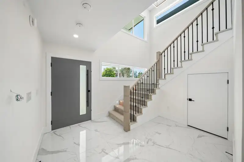 22897 117 AVENUE - photo 2 of 31