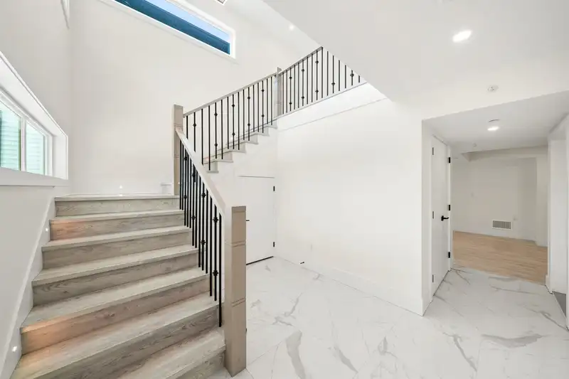 22897 117 AVENUE - photo 3 of 31