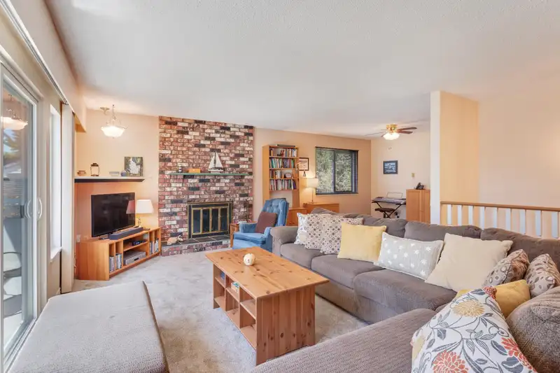 11231 CLIPPER COURT - photo 4 of 37