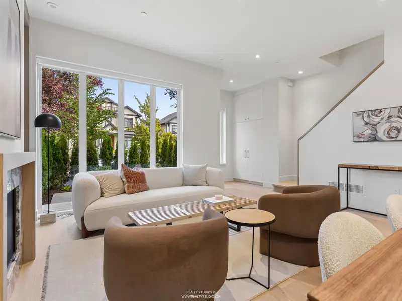 2 3058 W 34TH AVENUE - photo 3 of 38