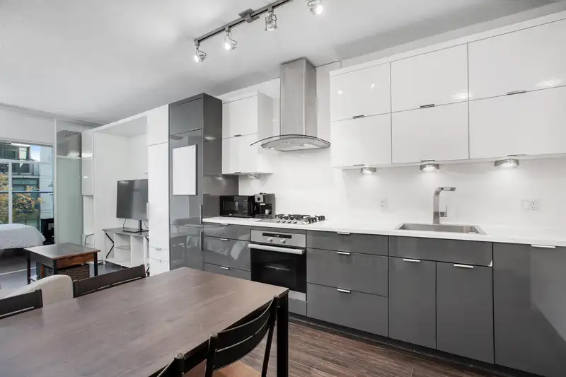205 1777 W 7TH AVENUE - photo 1 of 16