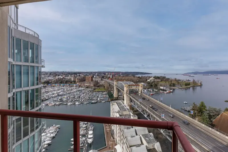 2005 1000 BEACH AVENUE - photo 2 of 25