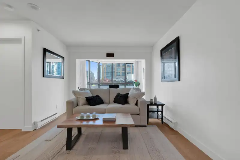 801 488 HELMCKEN STREET - photo 4 of 40