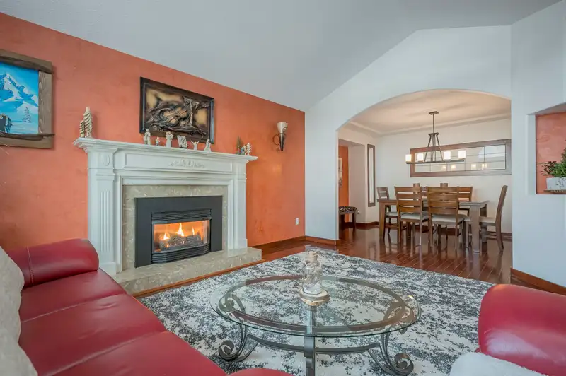 31344 DEHAVILLAND PLACE - photo 4 of 40