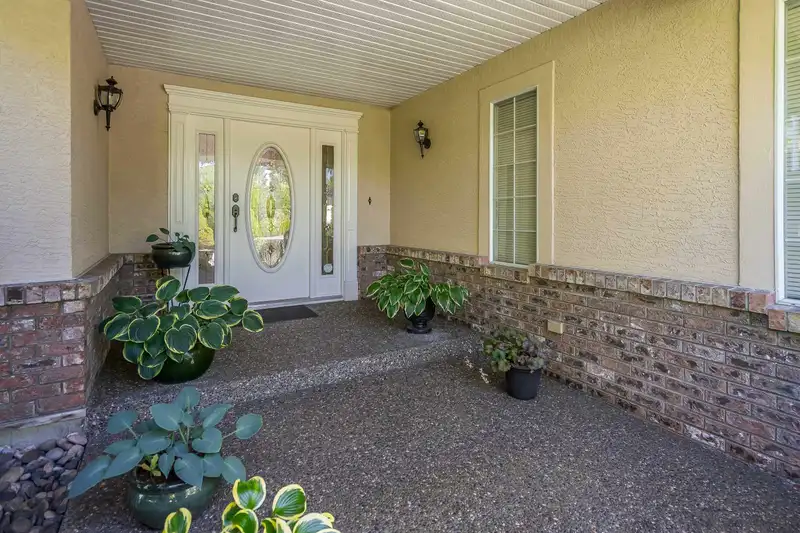 14862 24A AVENUE - photo 3 of 40
