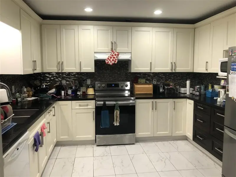 12728 114A AVENUE - photo 2 of 3