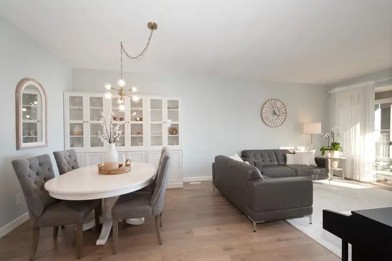29 HICKORY DRIVE - photo 3 of 40