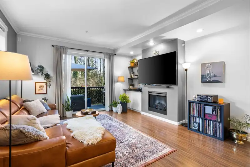 38 2495 DAVIES AVENUE - photo 2 of 40