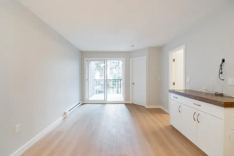305 2239 W 1ST AVENUE - photo 2 of 28