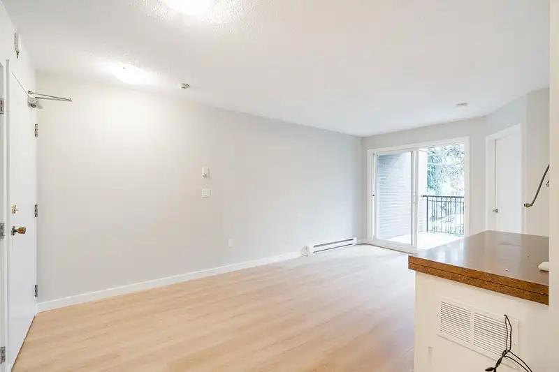 305 2239 W 1ST AVENUE - photo 3 of 28