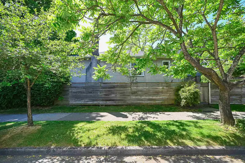 3305 W 6TH AVENUE - photo 2 of 9