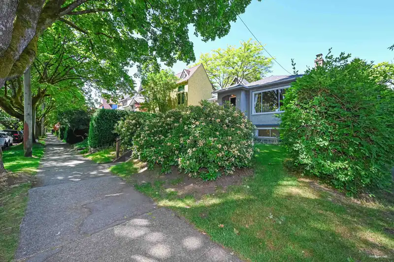 3305 W 6TH AVENUE - photo 4 of 9