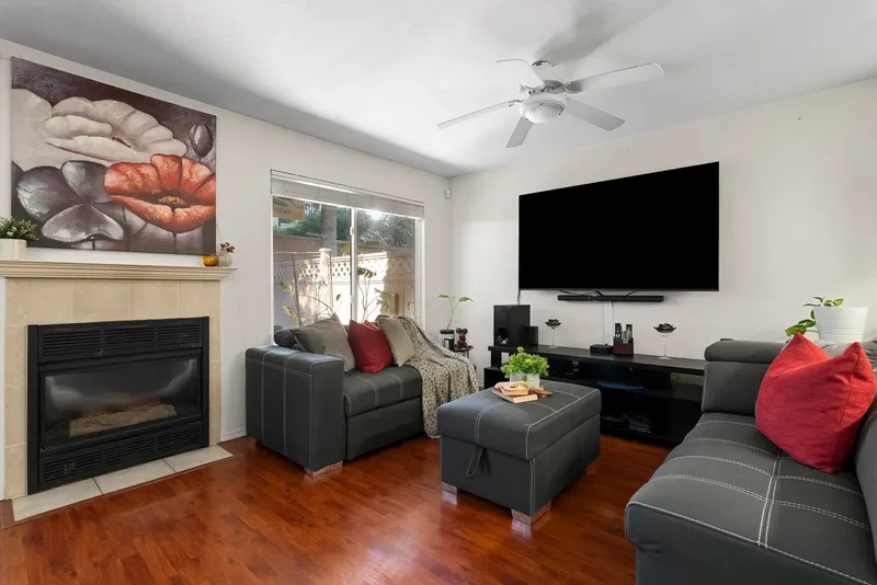 43 10051 155 STREET - photo 2 of 25