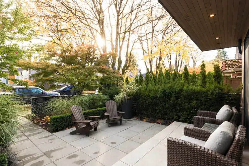 2939 W 15TH AVENUE - photo 3 of 38