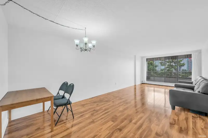 1104 6595 WILLINGDON AVENUE - photo 3 of 38