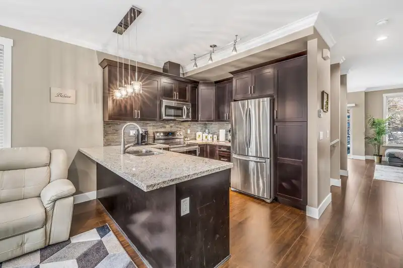 53 19525 73 AVENUE - photo 4 of 28