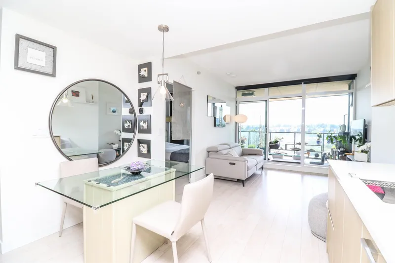 610 4890 LOUGHEED HIGHWAY - photo 2 of 16