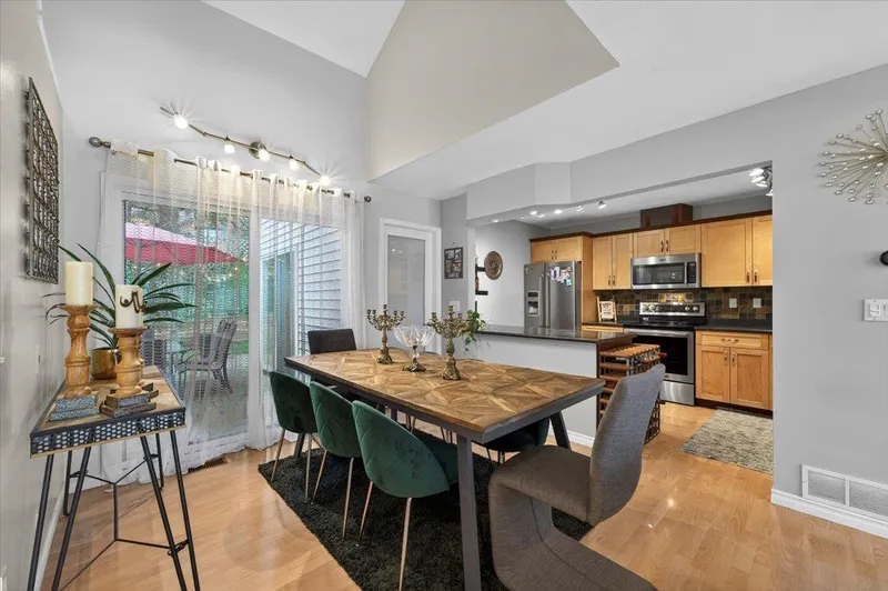 203 1220 FALCON DRIVE - photo 1 of 25