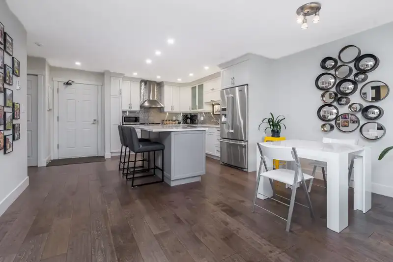 614 1350 VIDAL STREET - photo 2 of 34