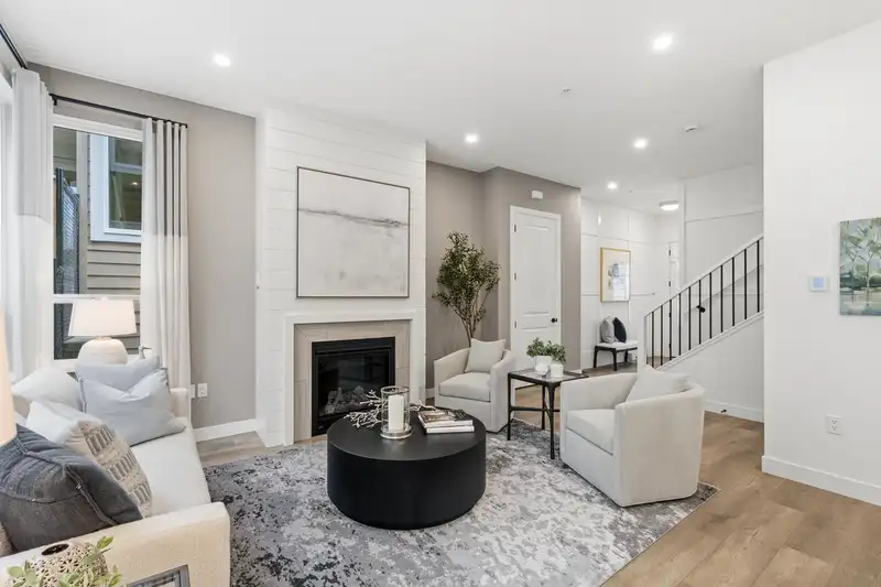 13976 232ND STREET - photo 4 of 33