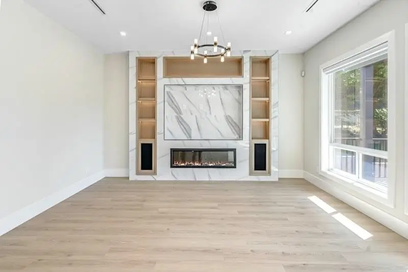 11463 138A STREET - photo 3 of 25