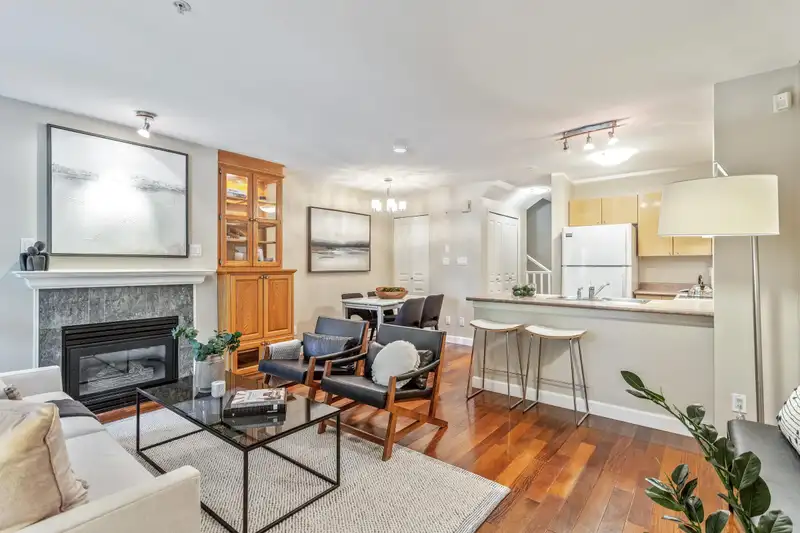 3238 HEATHER STREET - photo 3 of 28